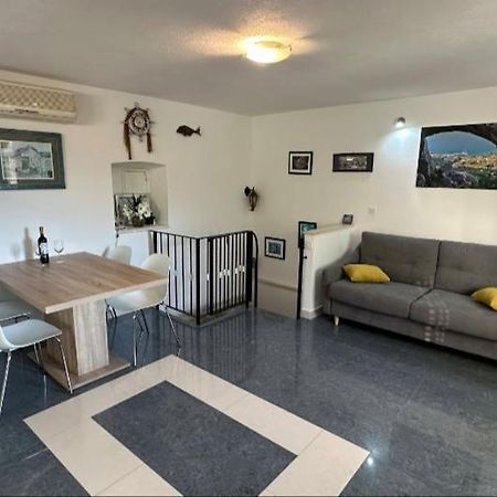 Apartmani Dalmacija เบรลา ภายนอก รูปภาพ