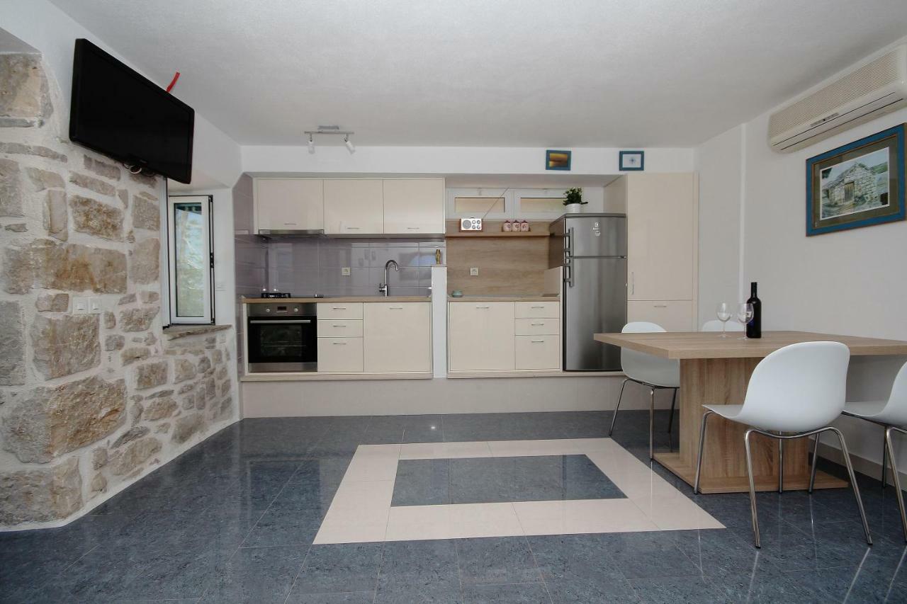 Apartmani Dalmacija เบรลา ภายนอก รูปภาพ